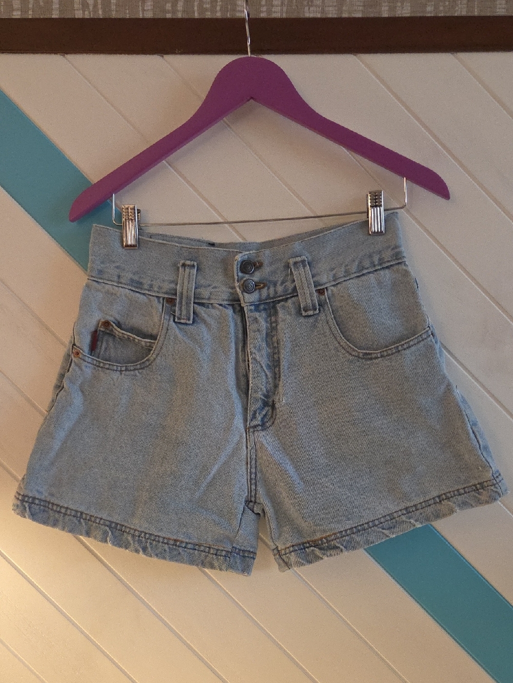 Vintage L.E.I. High-Waist Light Wash Denim Shorts